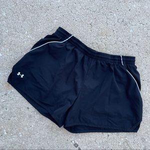 UNDER ARMOUR running shorts black w/white trim drawstring & built in briefs med